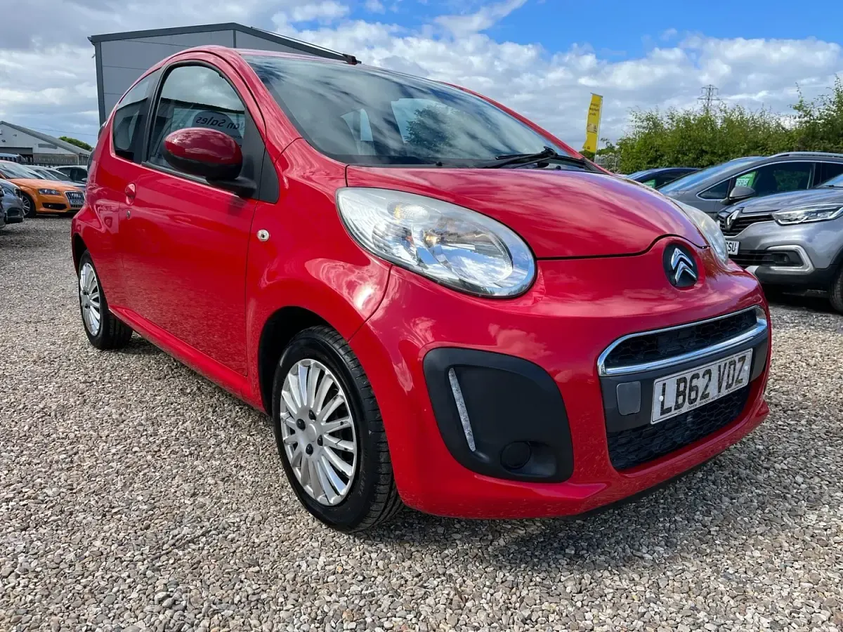 Used Citroën C1 VTR Sport 68 HP (50 kW) 2013 Red Hatchback