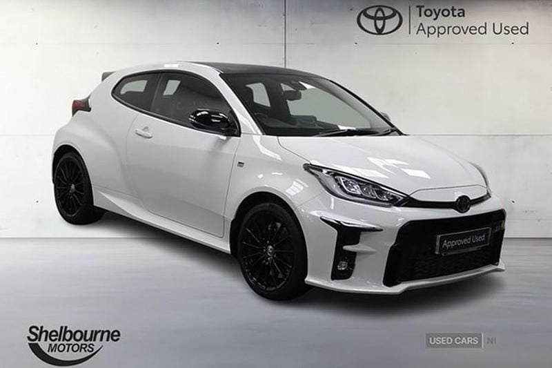 Used Toyota Yaris 272 HP (200 kW) 2021 White Hatchback