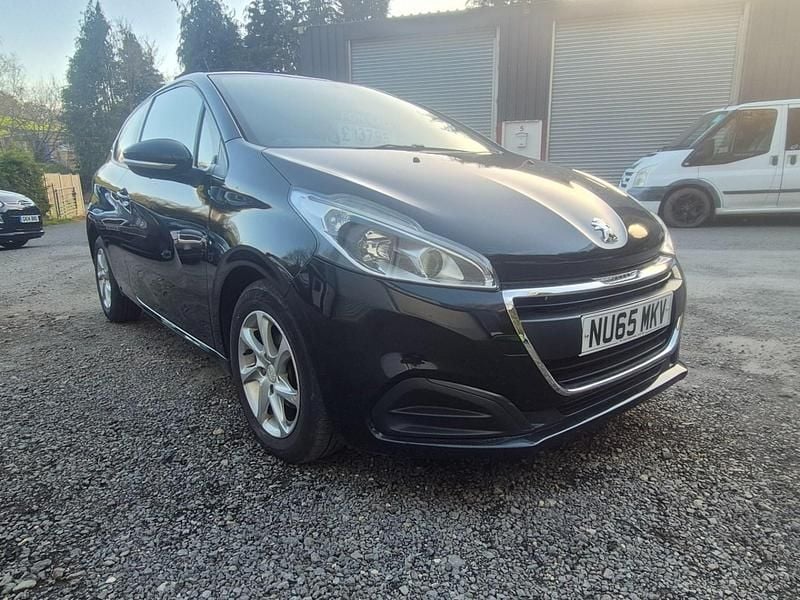 Used Peugeot 208 Active 82 HP (60 kW) 2015 Black Hatchback
