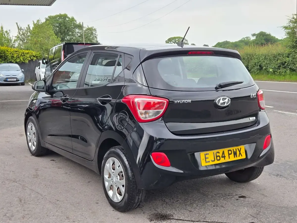 Used Hyundai i10 SE 83 HP (61 kW) 2014 Black Hatchback