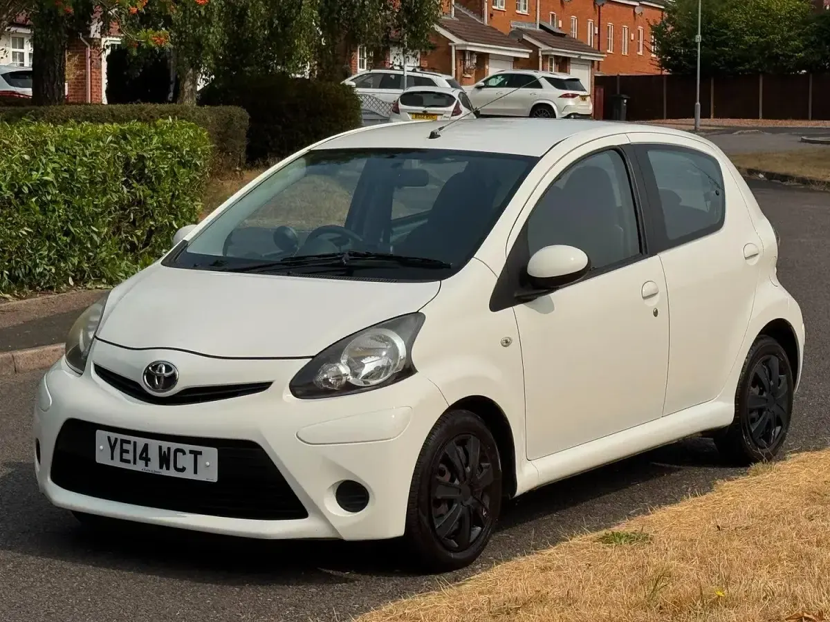 Used Toyota Aygo 2014 White Hatchback