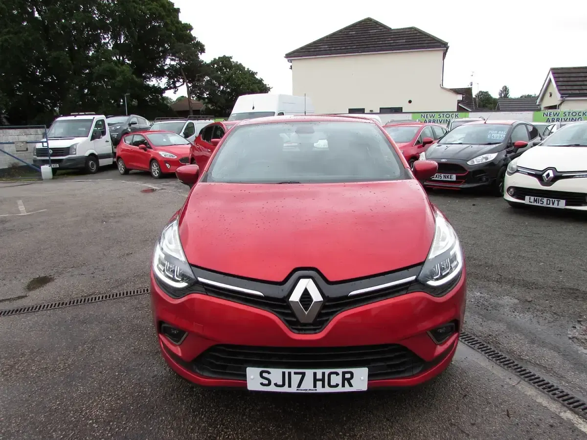 Used Renault Clio Dynamique 2017 Red Hatchback