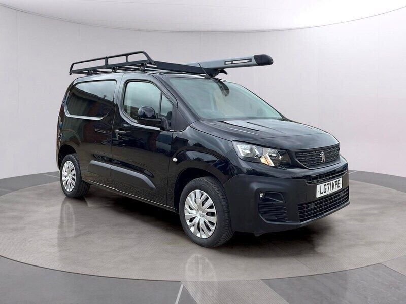 Black Used 2022 Peugeot Partner Premium MPV | £10,790 (Good price) - Image 1/4