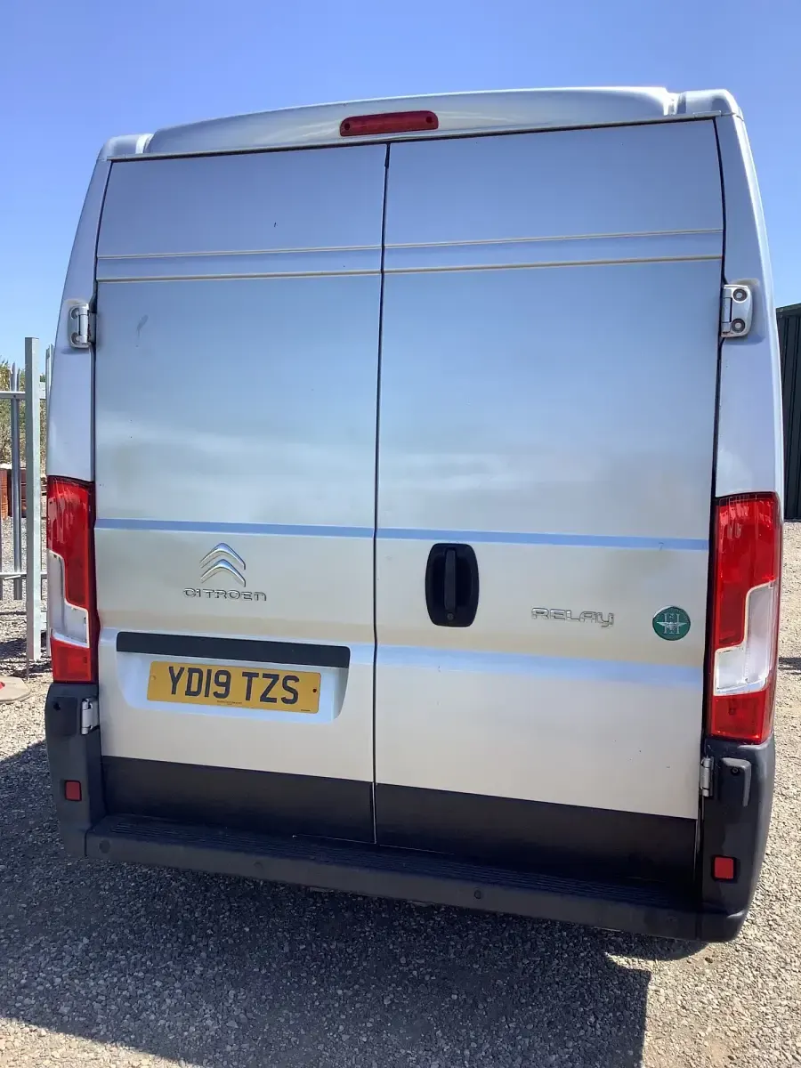 Used Citroën Relay 130 HP (95 kW) 2019 Silver Van