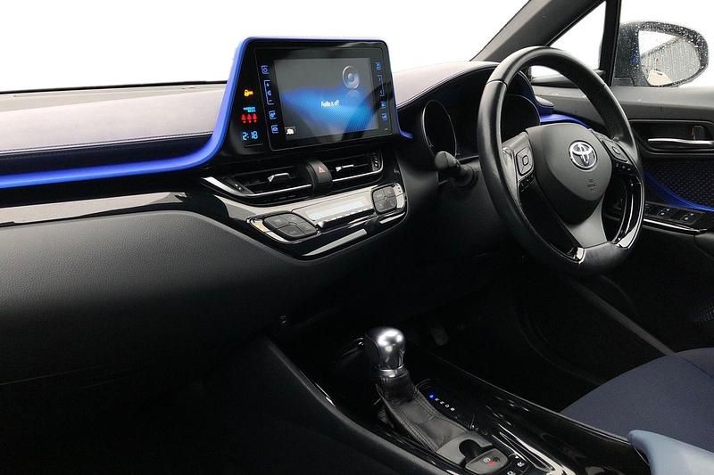 Used Toyota C-HR 122 HP (89 kW) 2018 Silver SUV