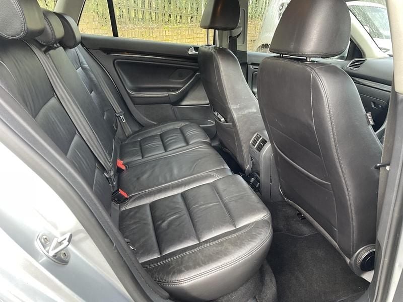 Used VW Golf VI SE 105 HP (77 kW) 2011 Silver Hatchback