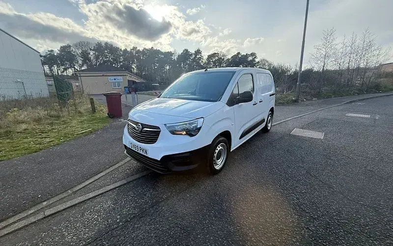 Used Vauxhall Combo Edition 101 HP (74 kW) 2021 MPV
