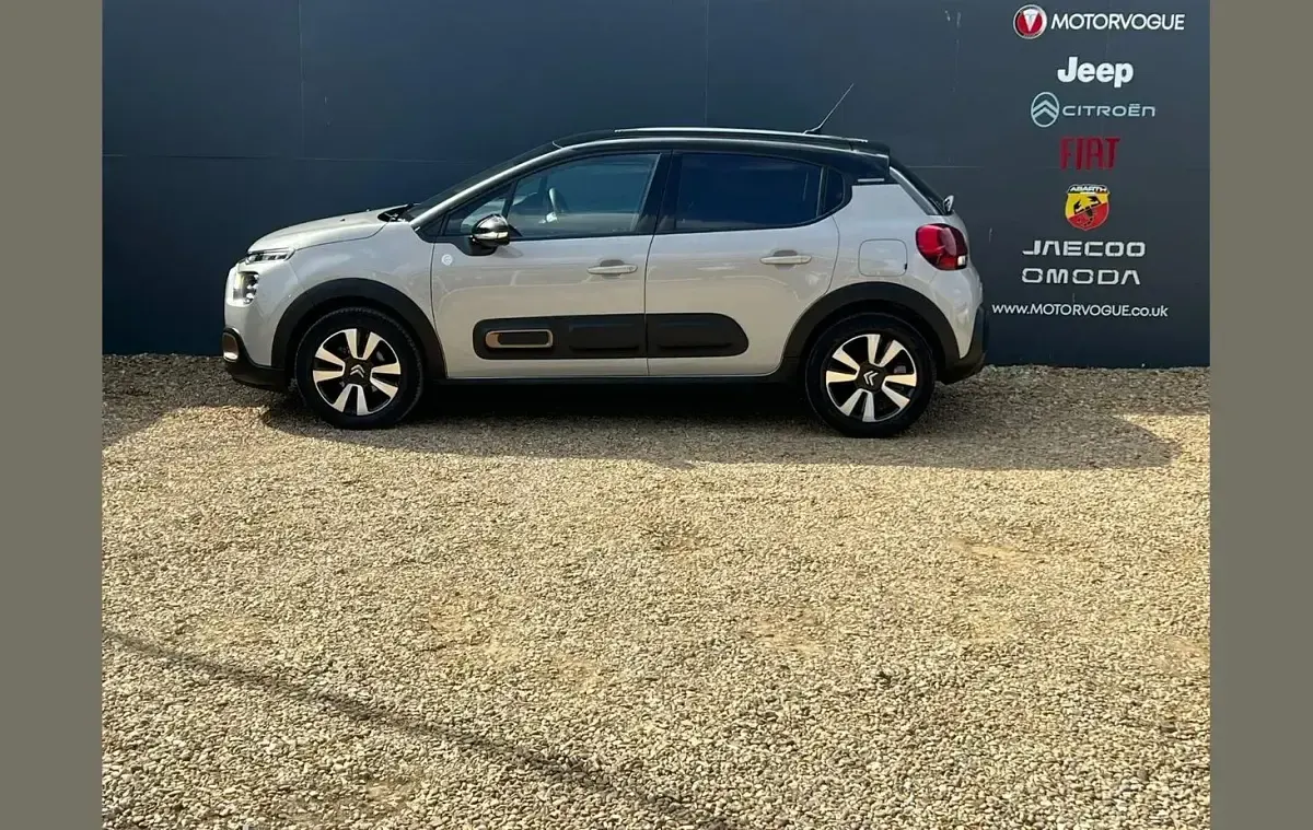 Used Citroën C3 PureTech 81 HP (59 kW) 2023 Beige Hatchback