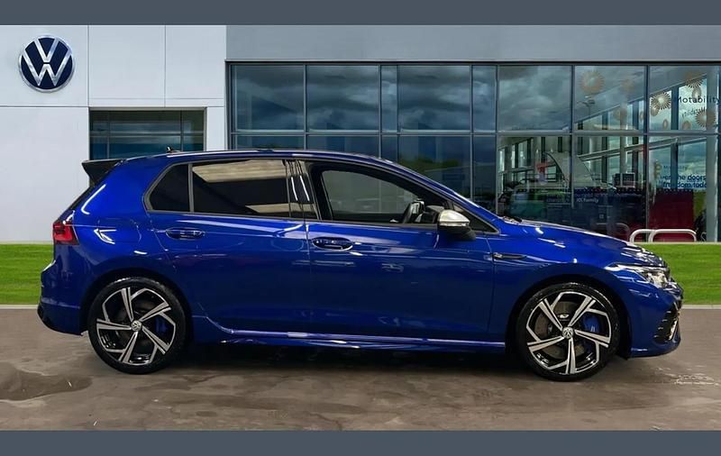 Used VW Golf VIII R 320 HP (235 kW) 2024 Lapiz blue premium metallic Hatchback