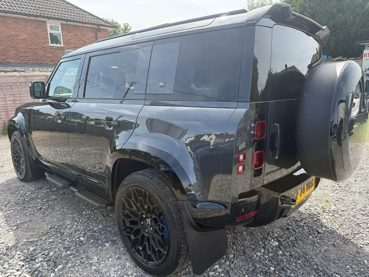 Used Land Rover Defender SE Dynamic 2024 Grey SUV