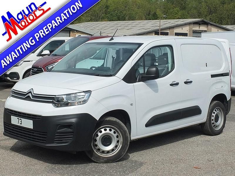 White Used 2023 Citroën Berlingo MPV | £13,995 (Fair price) - Image 1/4