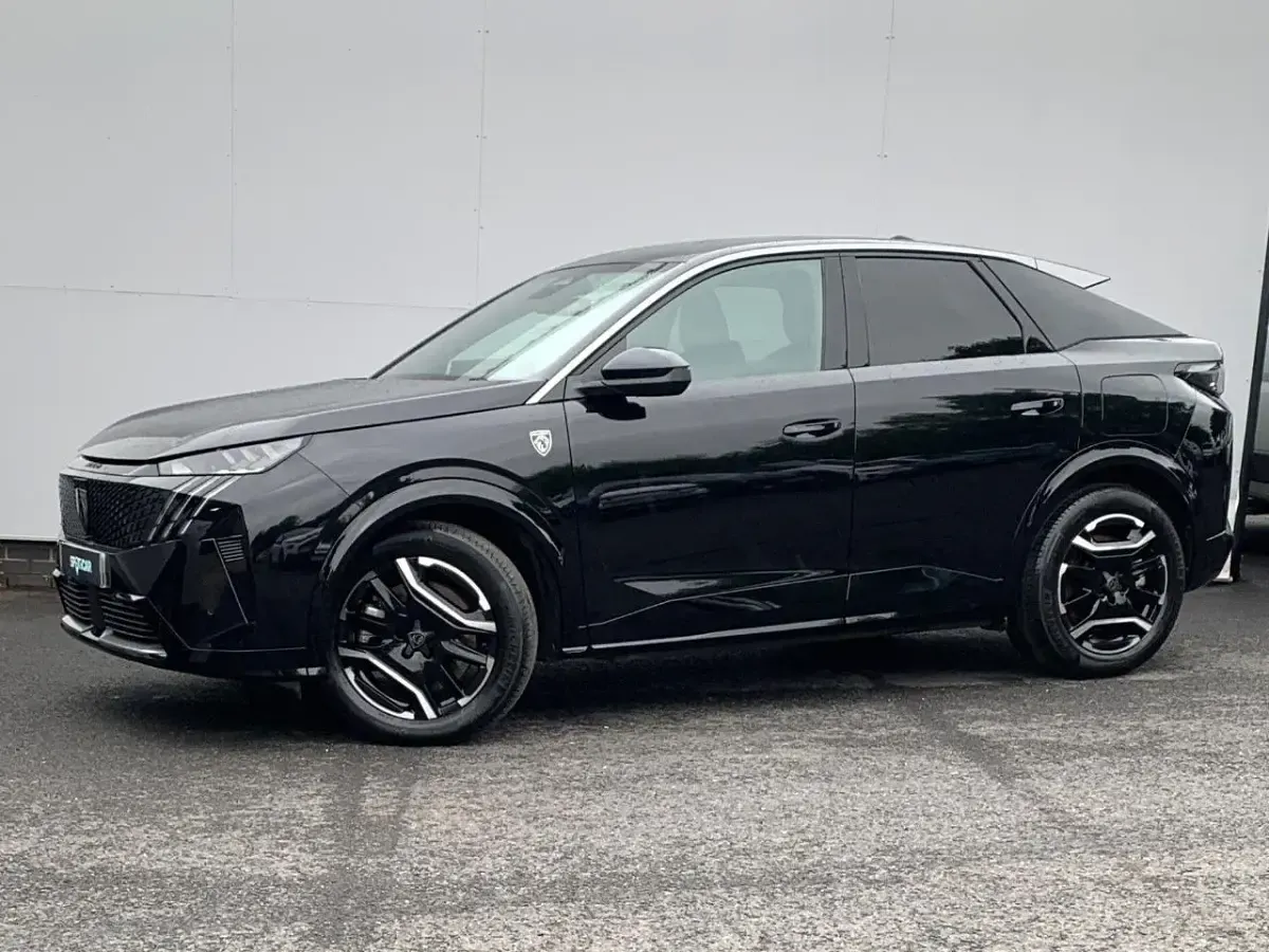 Used Peugeot e-3008 GT 152 kW (207 HP) 2025 Black SUV