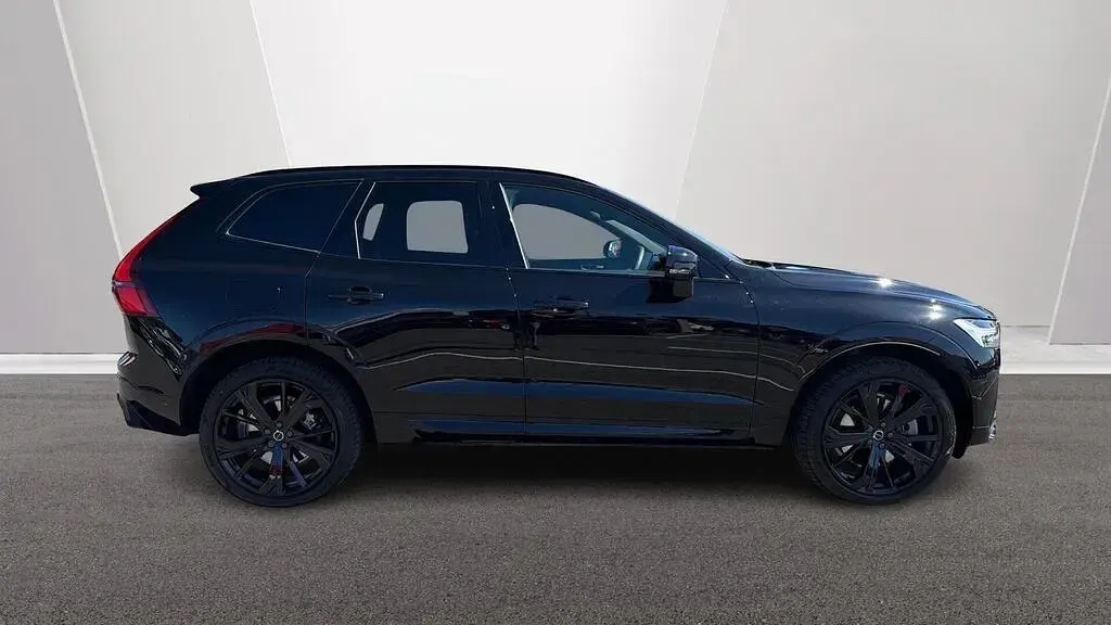 New Volvo XC60 Plus 345 HP (253 kW) 2026 Black SUV