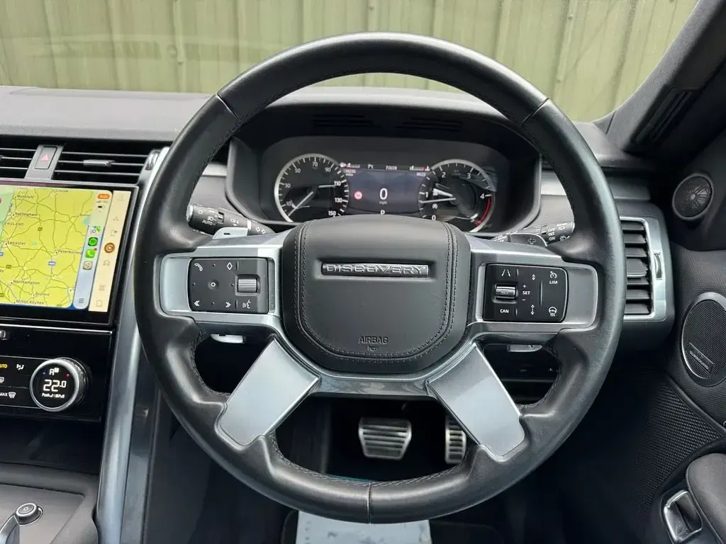 Used Land Rover Discovery 5 HSE Dynamic 300 HP (220 kW) 2022 Grey SUV