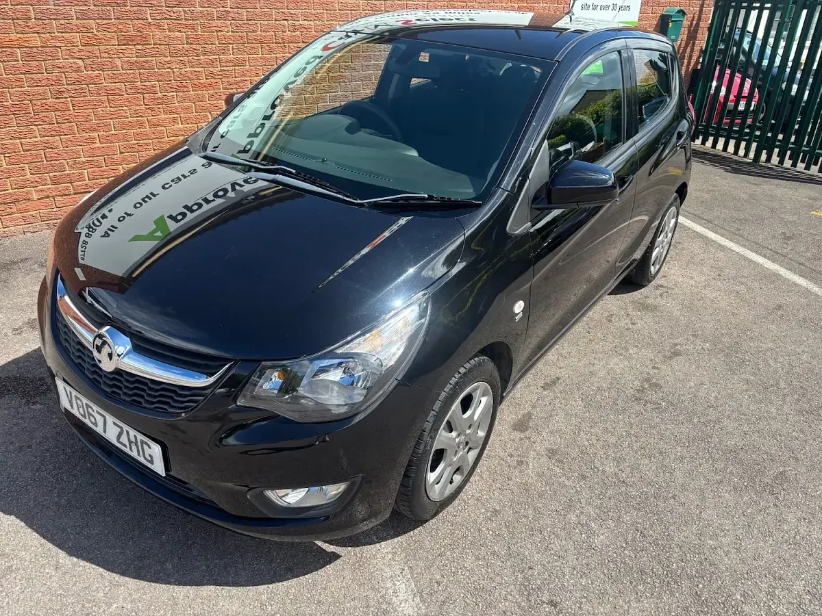 Used Vauxhall Viva 75 HP (55 kW) 2017 Black Hatchback