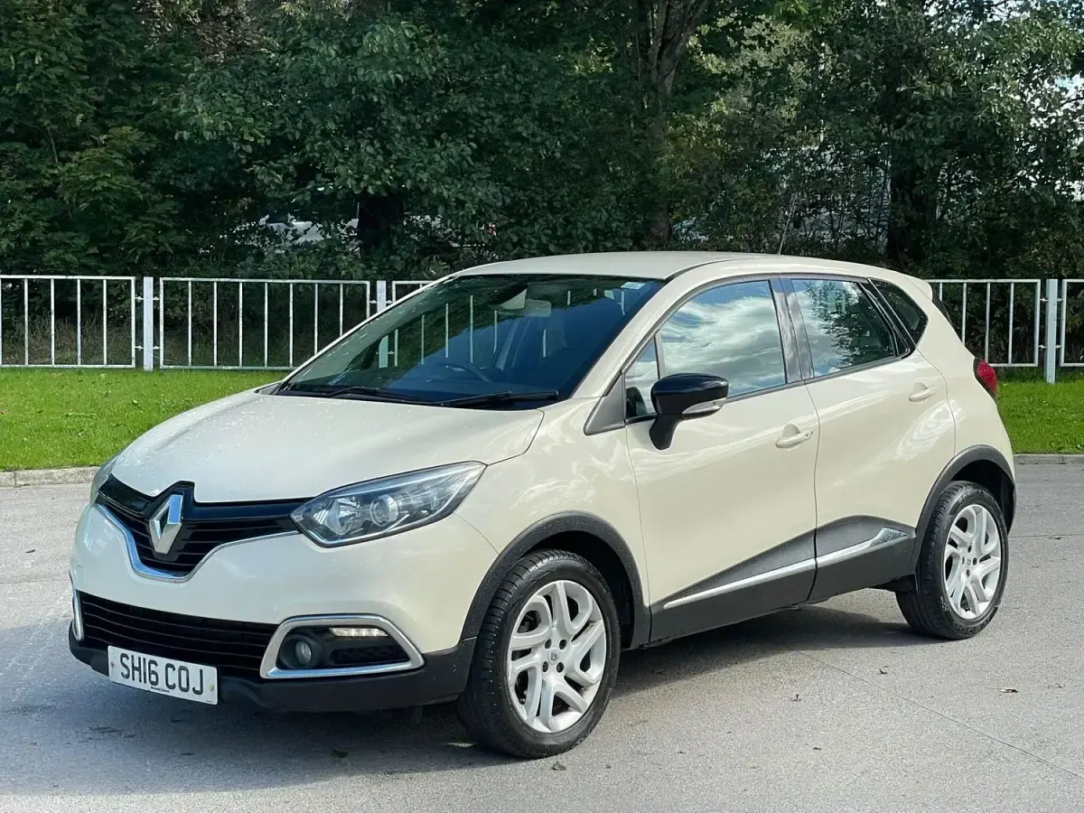 Usado Renault Captur Dynamique 90 HP (66 kW) 2016 Bege SUV