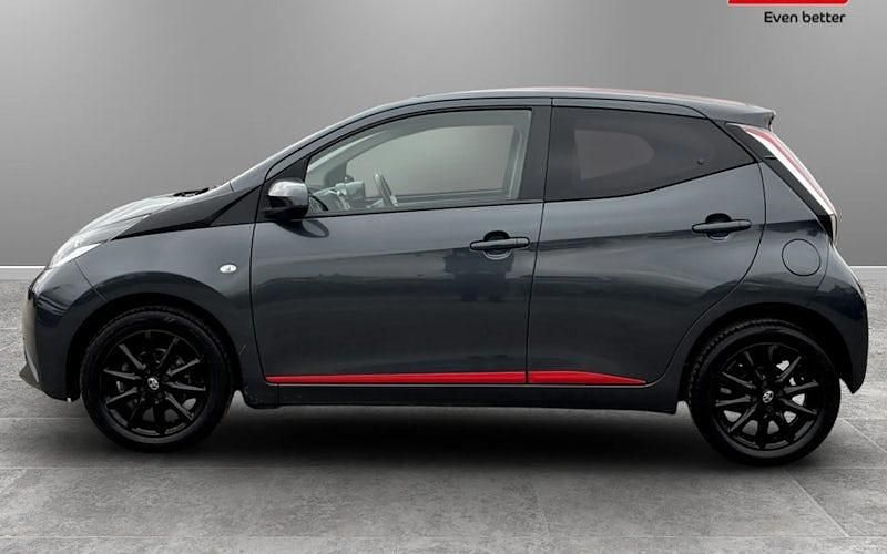 Usado Toyota Aygo x-press 69 HP (50 kW) 2018 Citadino