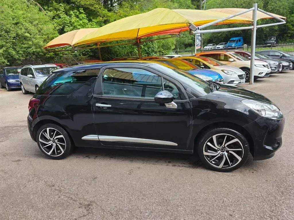 Used DS Automobiles DS3 Connected Chic 2018 Black Hatchback