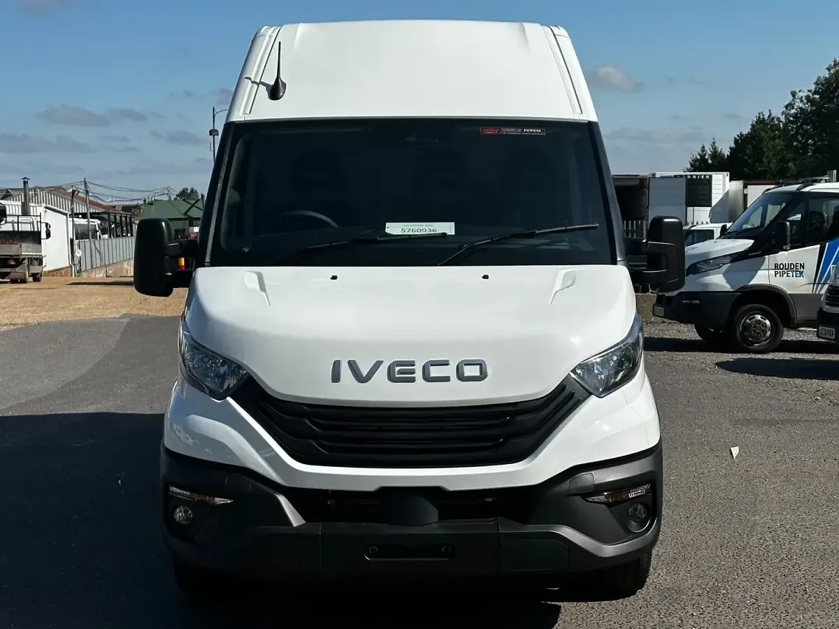 New Iveco Daily 140 HP (102 kW) 2026 White Van