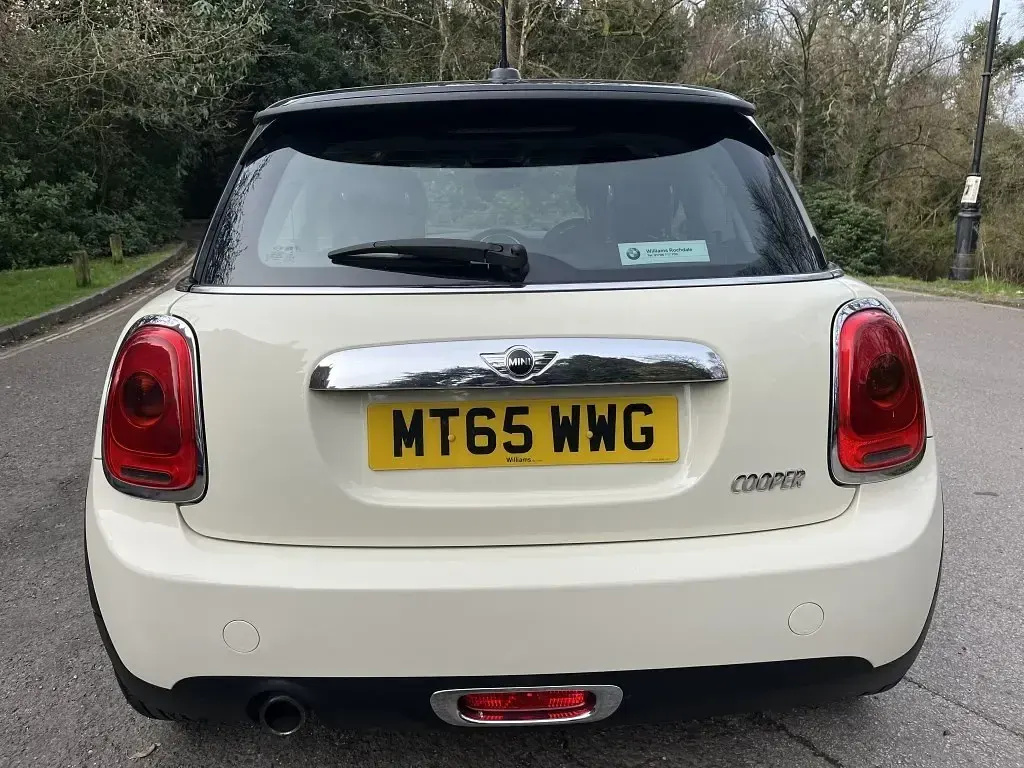 Używany Mini Cooper Hatch 2015 Biały Hatchback