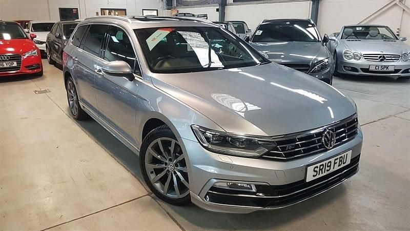 Used VW Passat R-line 150 HP (110 kW) 2019 Silver Estate