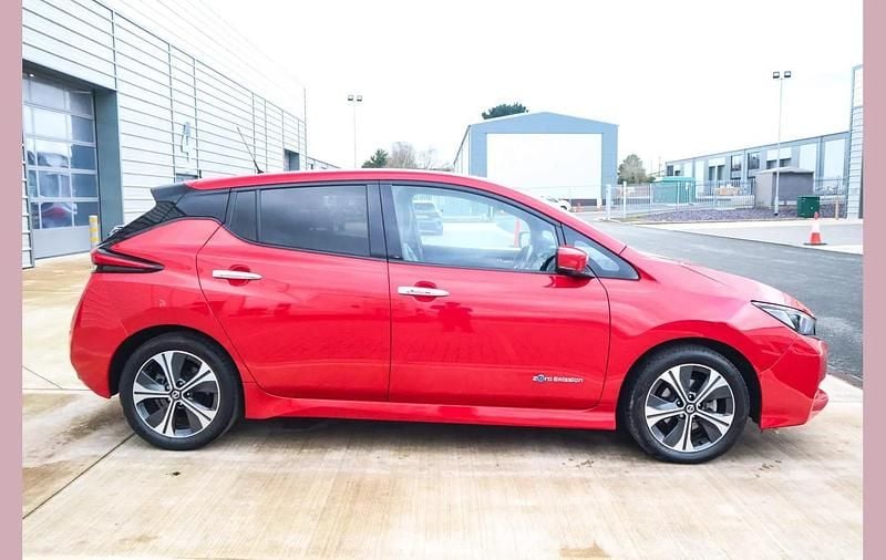 Used Nissan Leaf N-Connecta 110 kW (150 HP) 2019 Red Hatchback