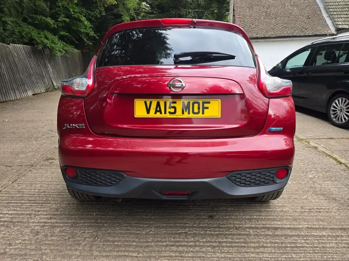 Begagnad Nissan Juke Acenta Premium 110 HK (80 kW) 2015 Röd SUV