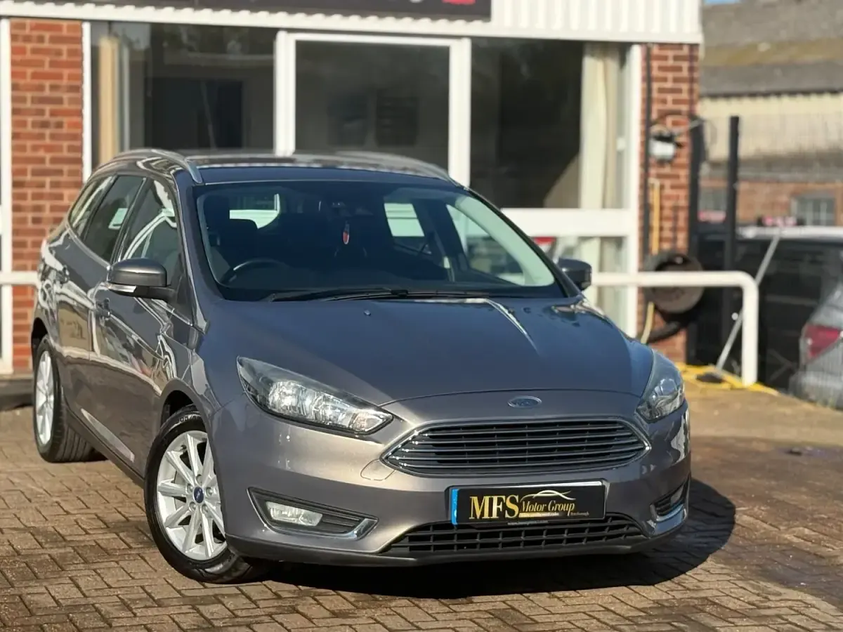 Used Ford Focus Titanium 125 HP (91 kW) 2015 Grey Estate