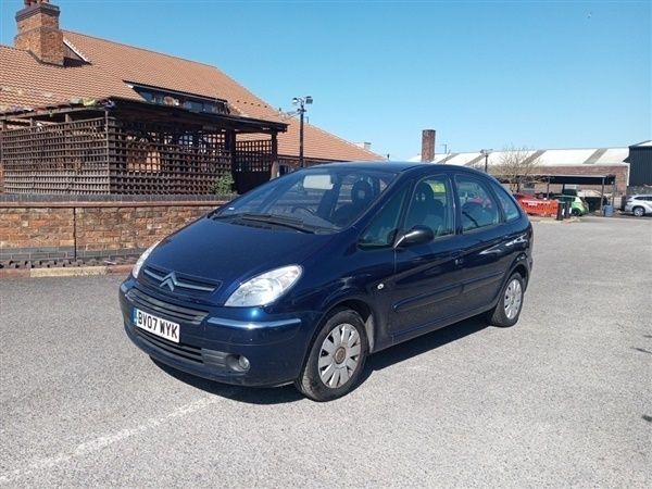 Blue Used 2007 Citroën Xsara Picasso MPV | £1,390 (Fair price) - Image 1/1
