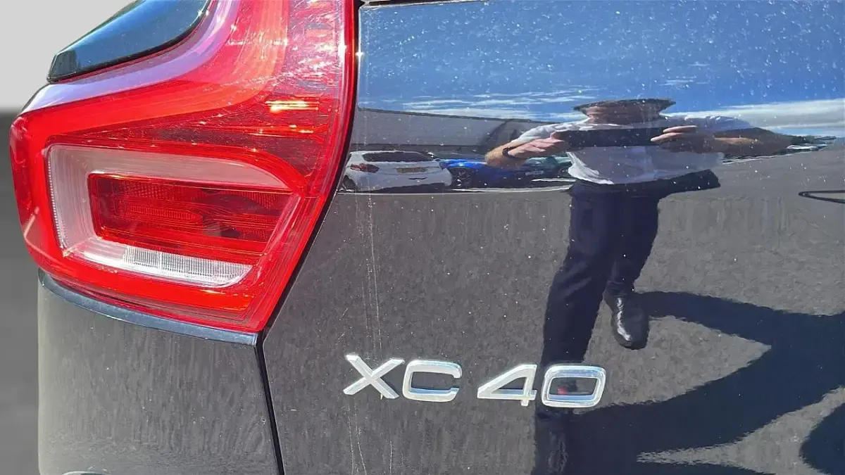 Used Volvo XC40 Inscription 161 HP (118 kW) 2020 Black SUV