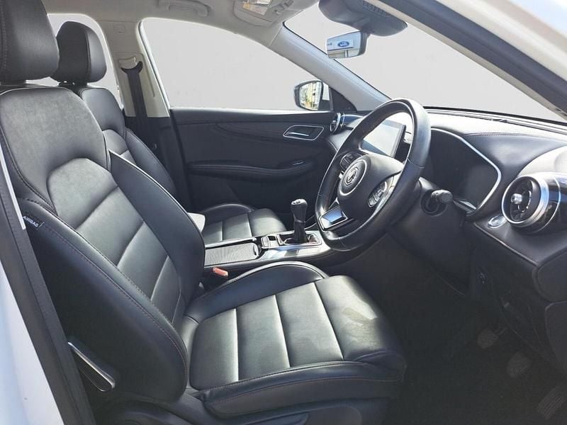 White Used 2022 MG HS Excite SUV | £13,495 (Fair price) - Image 1/3