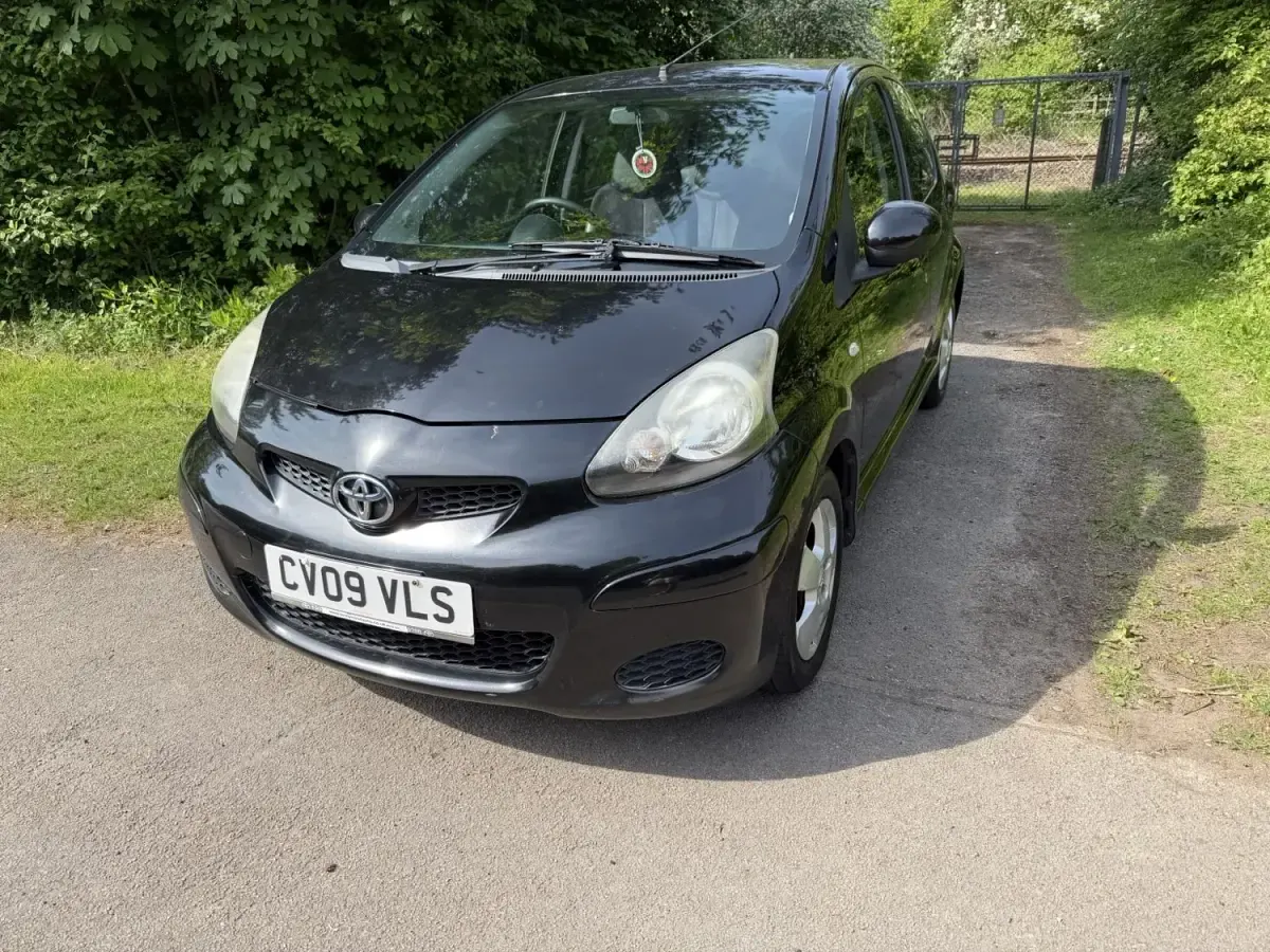 Begagnad Toyota Aygo 2009 Svart Halvkombi