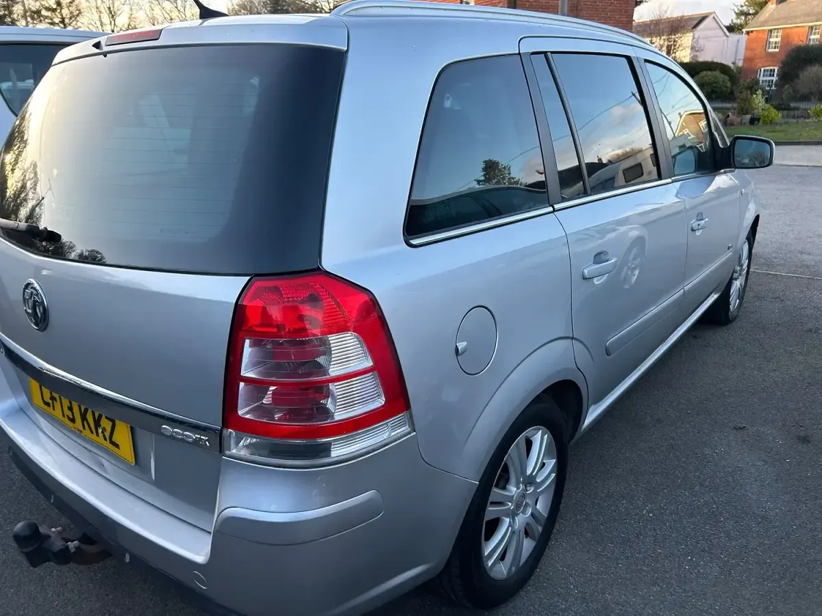 Used Vauxhall Zafira Design Edition 110 HP (80 kW) 2013 Silver MPV