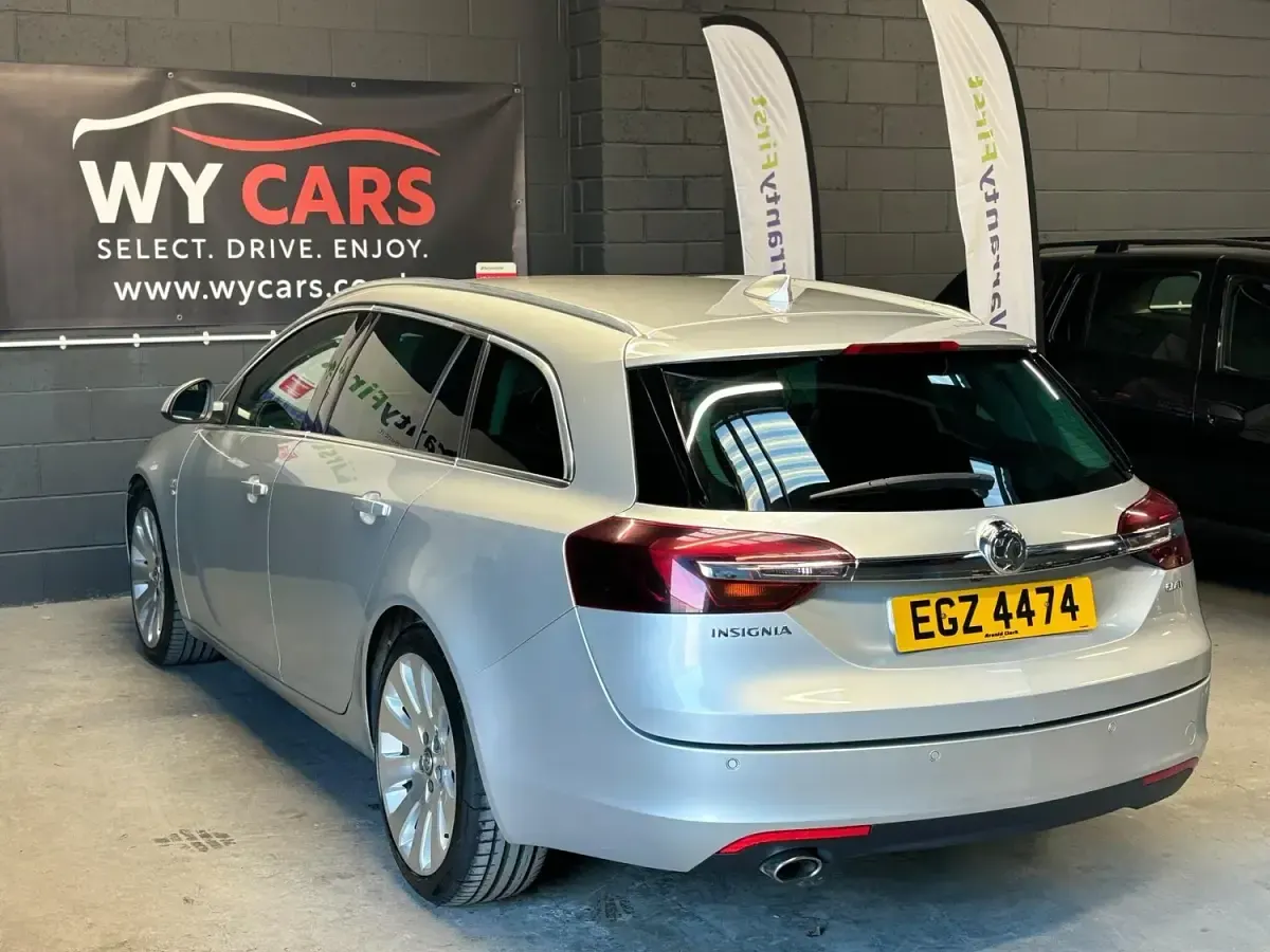 Used Vauxhall Insignia Elite 170 HP (125 kW) 2016 Silver Estate