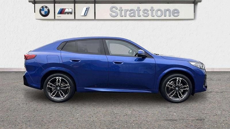 New BMW iX2 M Sport 147 kW (201 HP) 2025 Blue SUV