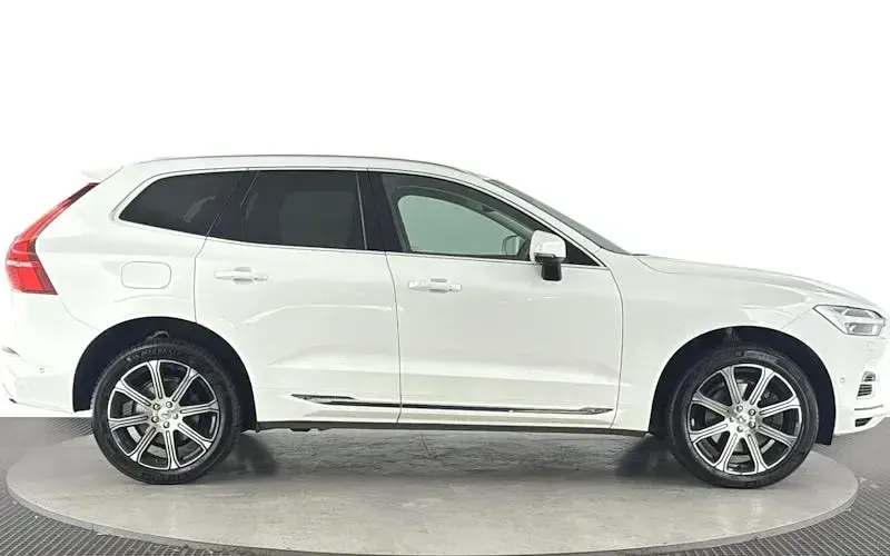 Used Volvo XC60 Inscription 390 HP (286 kW) 2020 White SUV