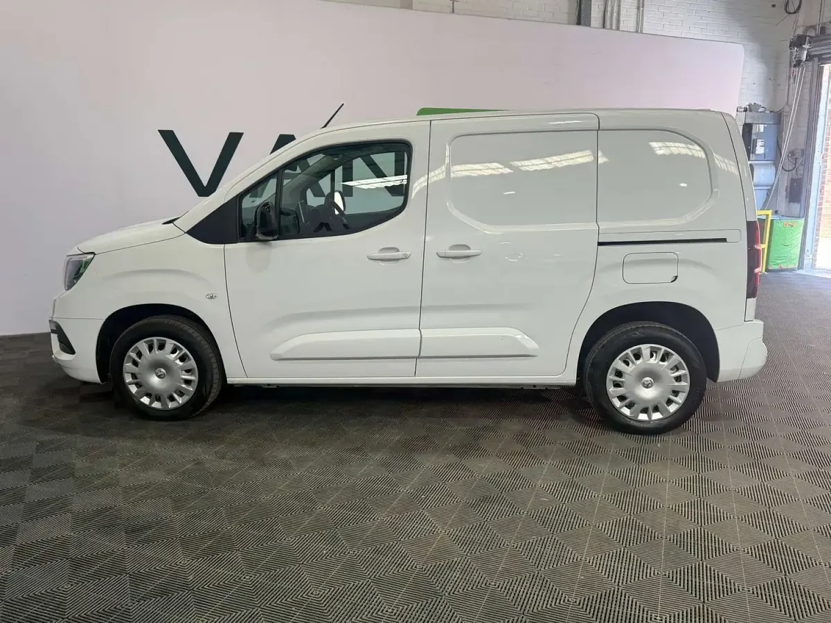 Used Vauxhall Combo S 2023 White MPV