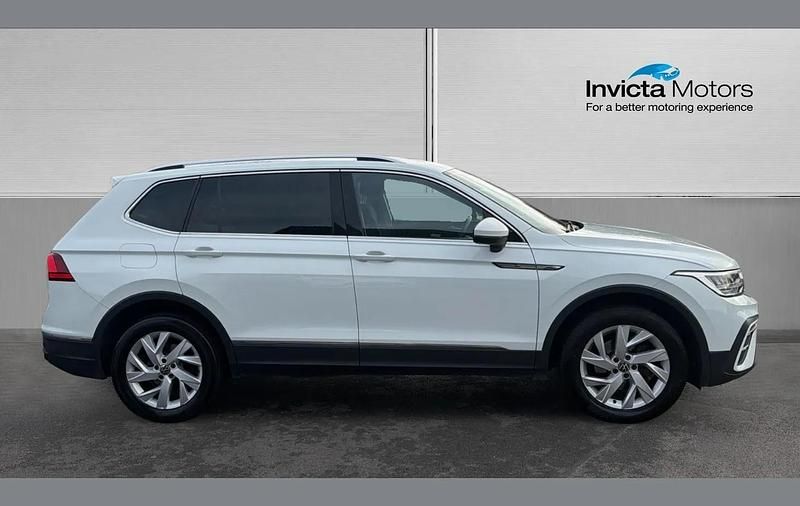Used VW Tiguan Allspace Life 147 HP (108 kW) 2022 White SUV