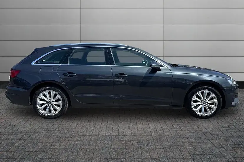 Used Audi A4 Comfort 150 HP (110 kW) 2022 Manhattan grey Estate