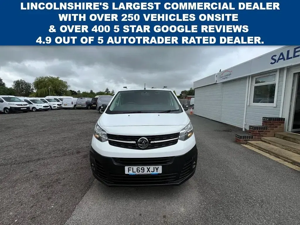 Used Vauxhall Vivaro Edition 100 HP (73 kW) 2019 White MPV