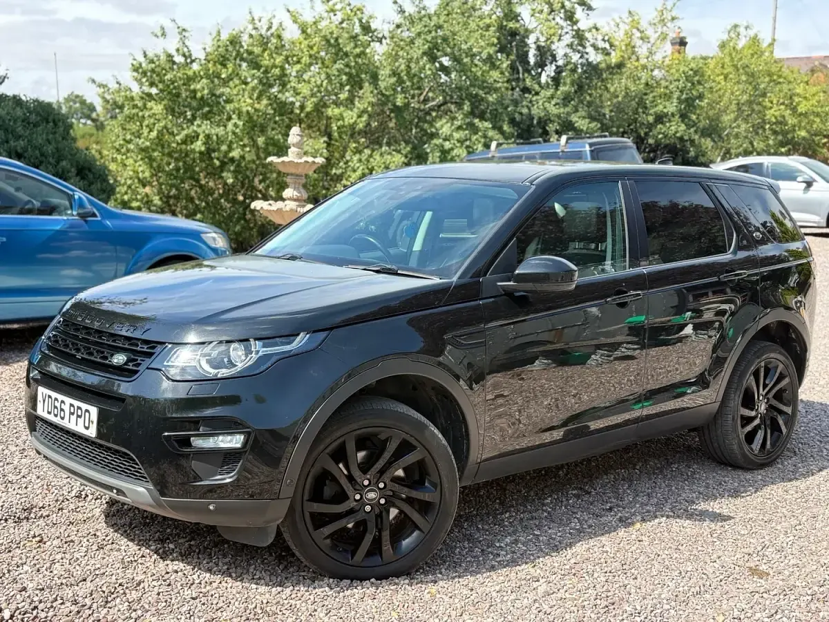 Used Land Rover Discovery Sport HSE Luxury 180 HP (132 kW) 2016 Black SUV