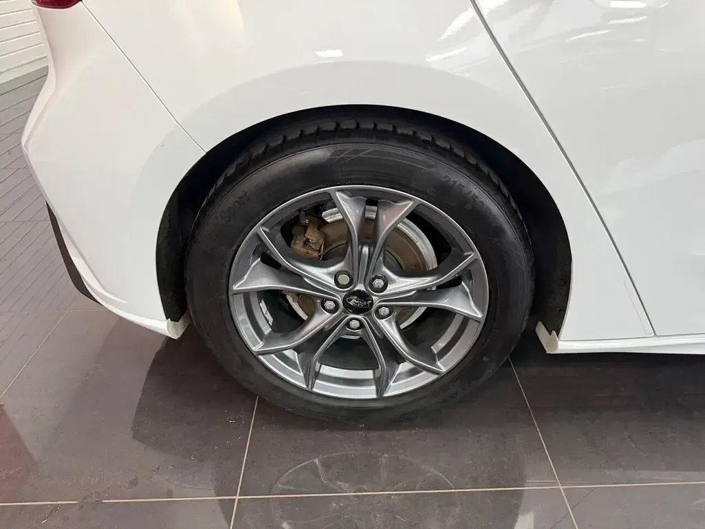 Used Ford Focus ST-Line 125 HP (91 kW) 2020 White Hatchback