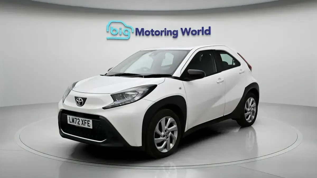 Usado Toyota Aygo X PURE 72 CV (52 kW) 2022 Blanco SUV