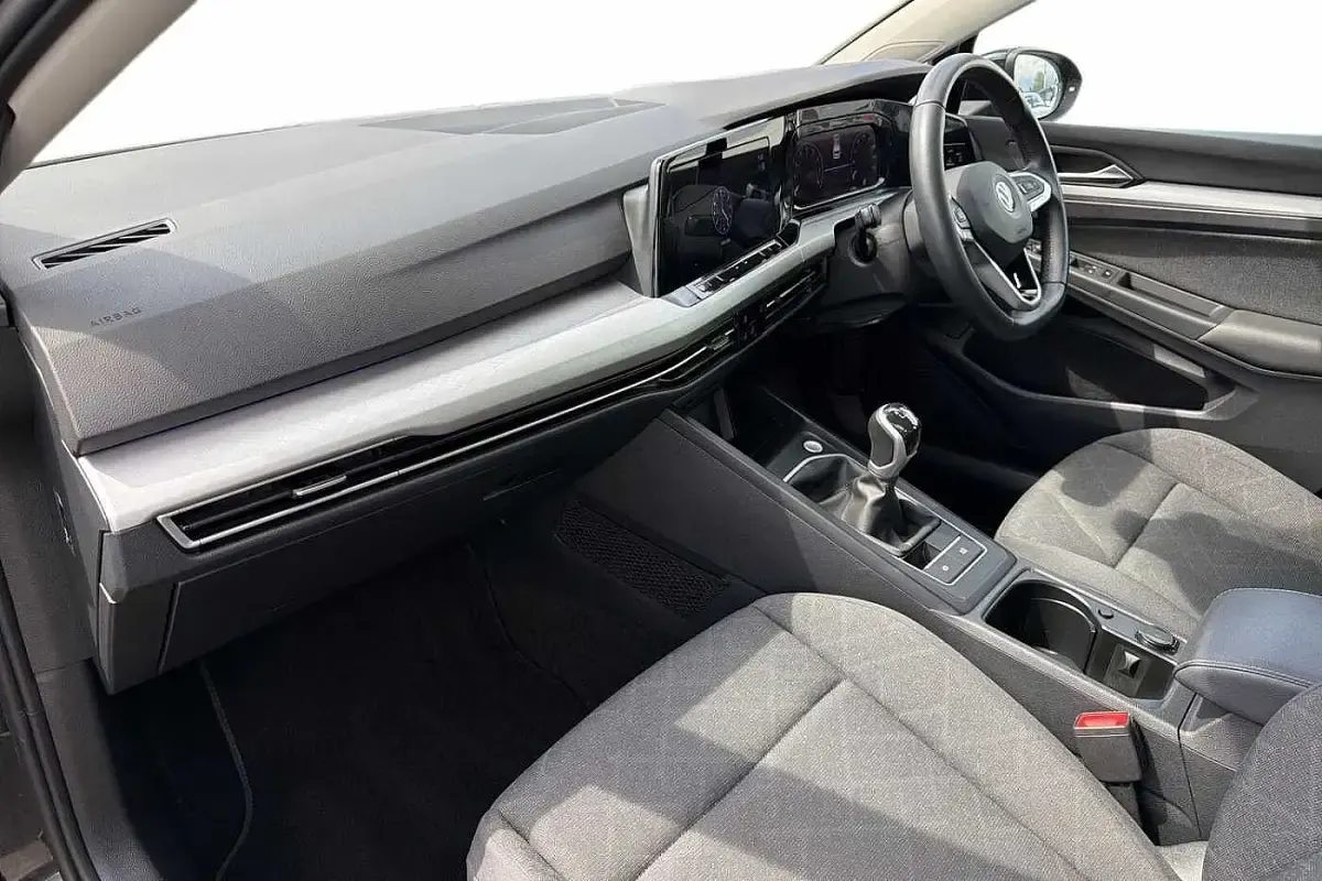Used VW Golf VIII Life 150 HP (110 kW) 2023 Black Hatchback