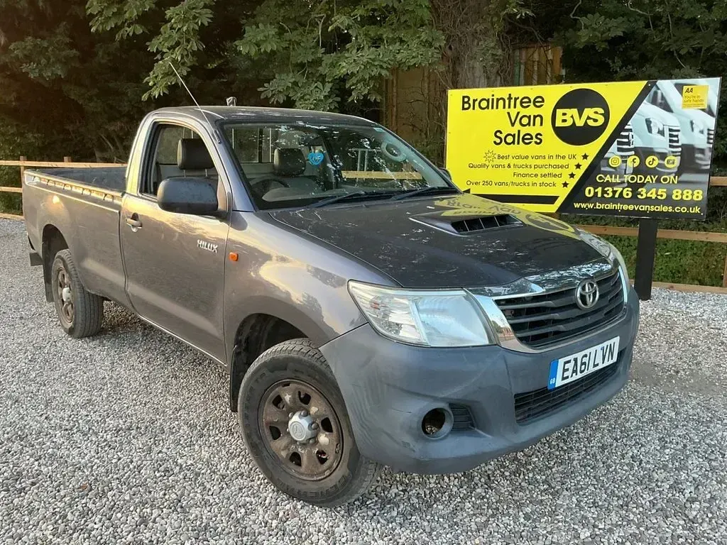 Used Toyota HiLux 2011 Grey Pickup