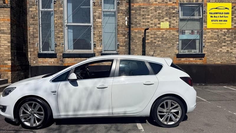 Used Vauxhall Astra SRi 2013 White Hatchback