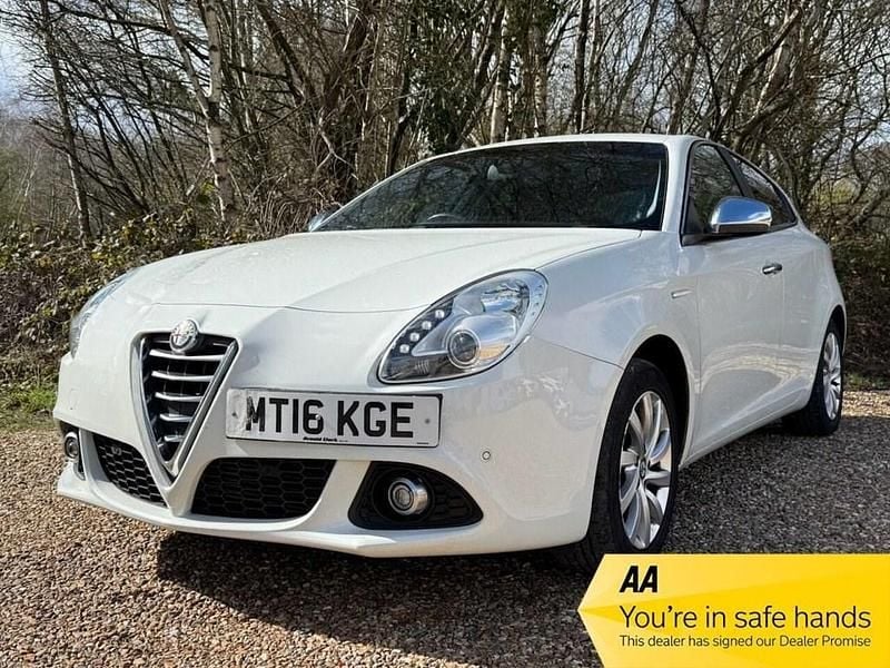 Used Alfa Romeo Giulietta Business 120 HP (88 kW) 2016 White Hatchback