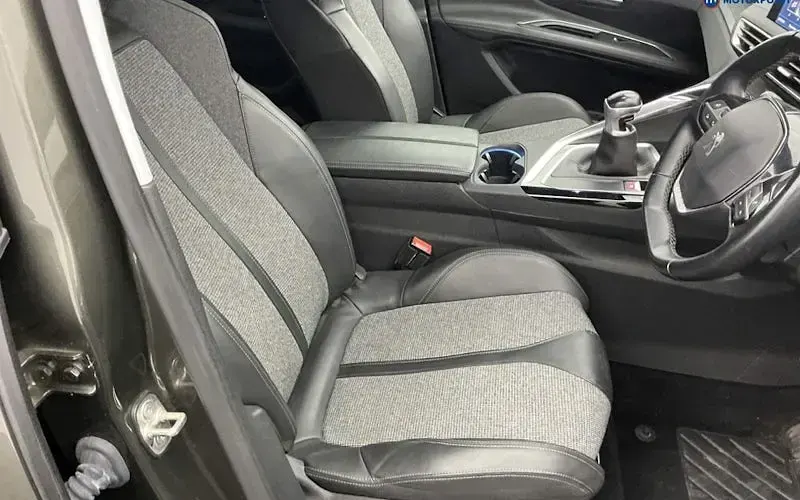 Used Peugeot 3008 Allure 131 HP (96 kW) 2020 Grey SUV