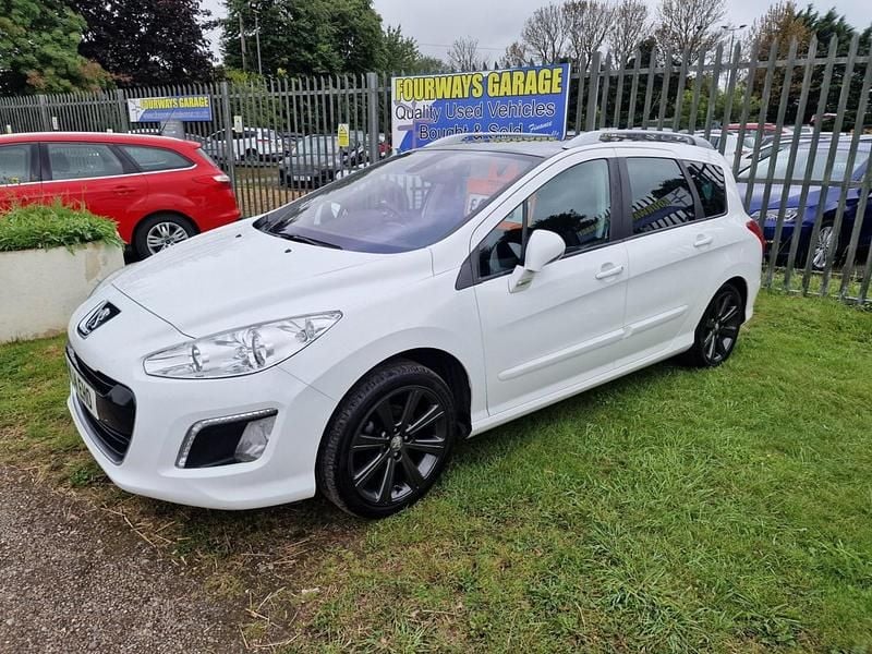 Used Peugeot 308 Active 115 HP (84 kW) 2014 White Estate