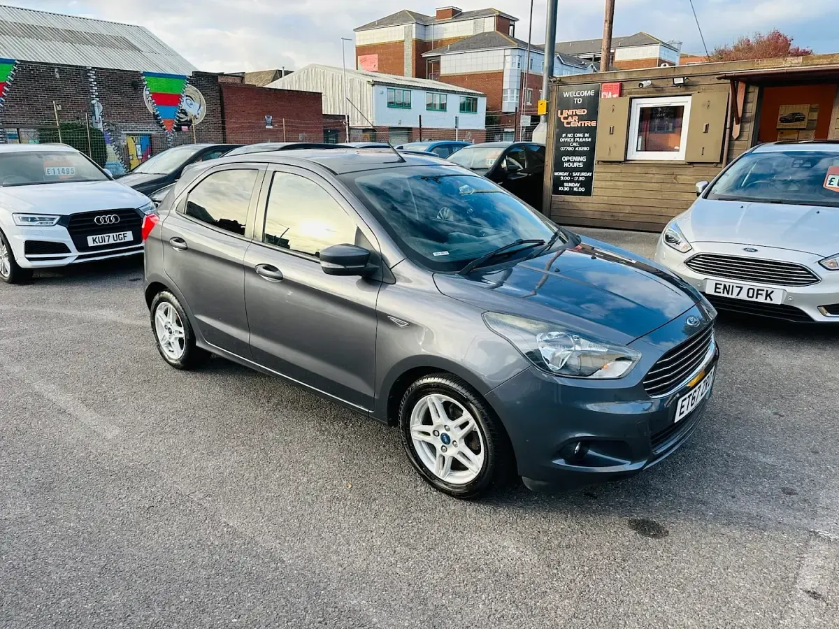 Used Ford Ka Plus Zetec 85 HP (62 kW) 2017 Grey Hatchback